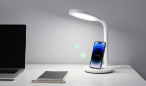 Review-Gadget-Singkat-Lampu-Meja-Cerdas-Kontrol-Lewat-HP-Dan-Hemat