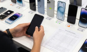 Tips-Membeli-Smartphone-Bekas-Berkualitas-Baik-Untuk-Android-Dan-Apple-iPhone